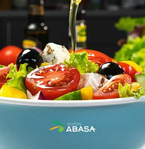 One of the most important benefits of EVOO is its ability to strengthen the immune system in a natural way.