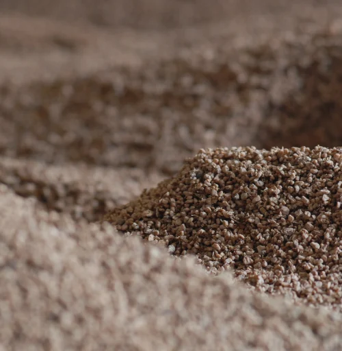 The olive grove generates large volumes of agricultural waste each season that can be used as resources like energy.