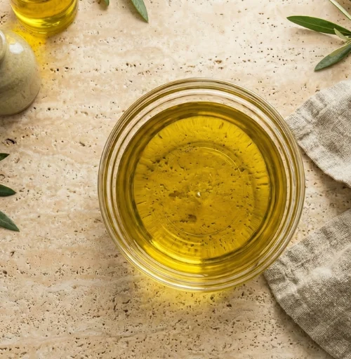 One way to measure the quality of olive oil is by its ability to maintain its properties unchanged over time.