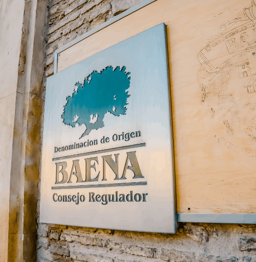 La denominación de origen se ha convertido en un elemento clave dentro del sector oleícola por su relación con la calidad.